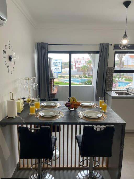 Golden Breeze Holidays Apartment