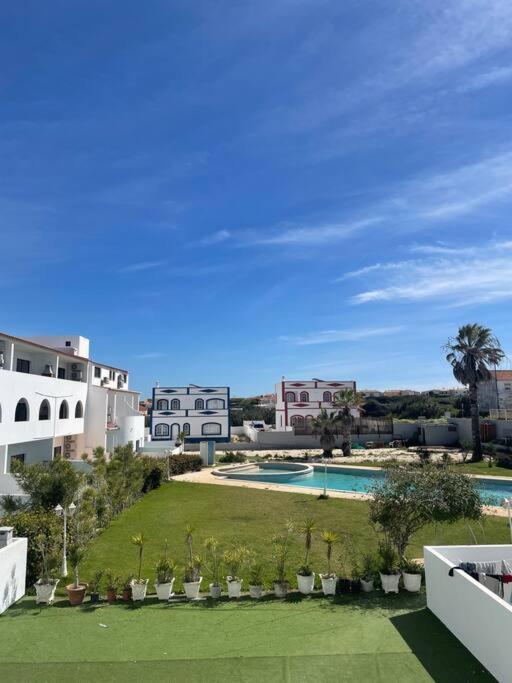 Golden Breeze Holidays Apartment