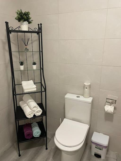 Golden Breeze Holidays Apartment *